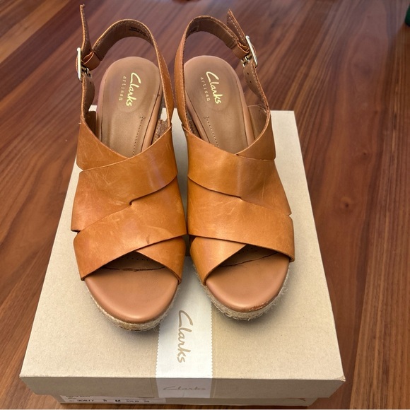 Clarks Amelia Dally Tan Leather Wedge Sandals size 8 - Picture 2 of 8